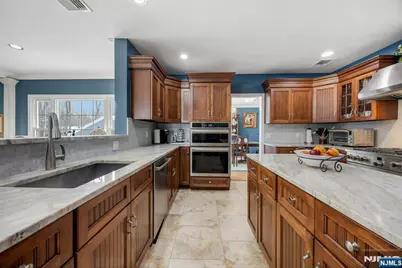 88 Chestnut Ridge Road, Saddle River, NJ 07458 - Photo 15