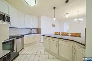 100 Carlyle Dr 16Es, Cliffside Park, NJ 07010 - Photo 25