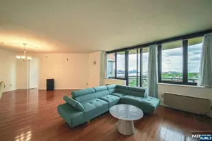 100 Carlyle Dr 16Es, Cliffside Park, NJ 07010 - Photo 7