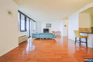 100 Carlyle Dr 16Es, Cliffside Park, NJ 07010 - Photo 9