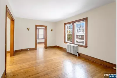 145 Cleveland Avenue, Hasbrouck Heights, NJ 07604 - Photo 5