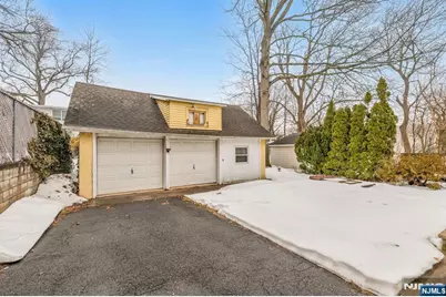 145 Cleveland Avenue, Hasbrouck Heights, NJ 07604 - Photo 33