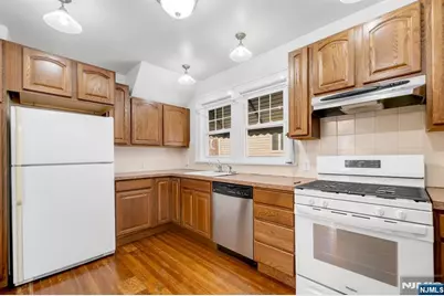 145 Cleveland Avenue, Hasbrouck Heights, NJ 07604 - Photo 13