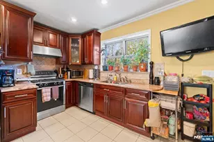 403 Hazlitt Ave, Leonia, NJ 07605 - Photo 9