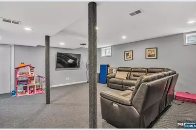 1284 Wellington Avenue, Teaneck Township, NJ 07666 - Photo 25