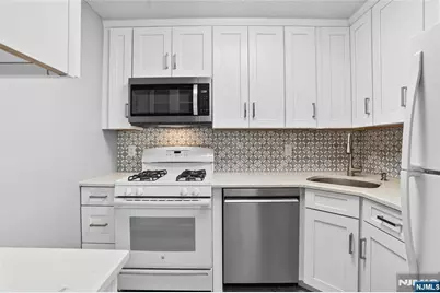 1314 Persimmon Court, Mahwah, NJ 07430 - Photo 7