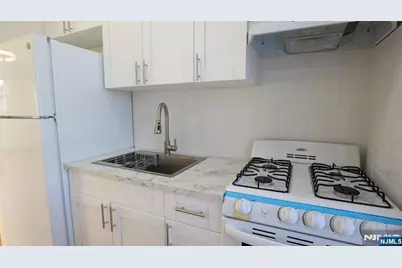 100 Broad Avenue 3B #3B, Palisades Park, NJ 07650 - Photo 7