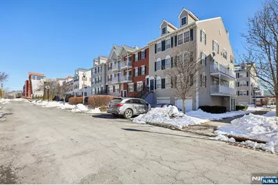 246 Matthews Drive 246 #246, Newark, NJ 07103 - Photo 3