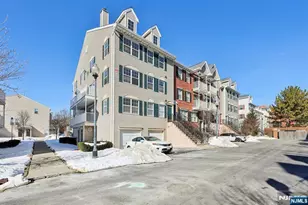 246 Matthews Dr 246, Newark, NJ 07103 - Photo 5