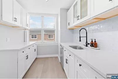 100 Grand Cove Way 3A #3A, Edgewater, NJ 07020 - Photo 7