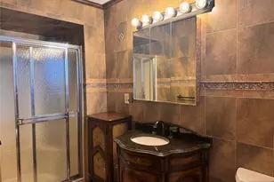 567 Kingsland Ave 1, Lyndhurst Township, NJ 07071 - Photo 5