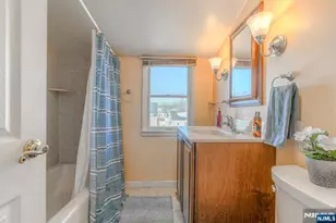 44 South Dr, Rochelle Park Township, NJ 07662 - Photo 15