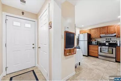 839 Valley Street B #B, Union Township, NJ 07088 - Photo 3