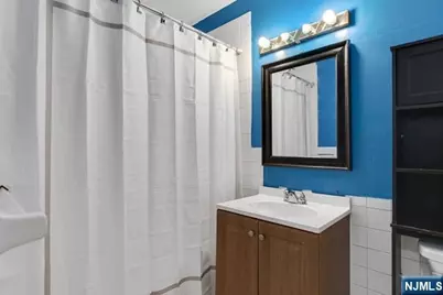 2000 Linwood Avenue 17H #17H, Fort Lee, NJ 07024 - Photo 19