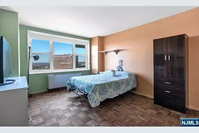 2000 Linwood Avenue 17H #17H, Fort Lee, NJ 07024 - Photo 17