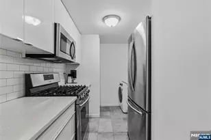 318 38th Street 407, Union City, NJ 07087 - Photo 3