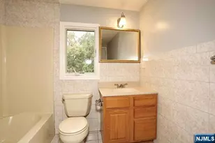 44 Chamberlain Ave 2nd Floor, Elmwood Park, NJ 07407 - Photo 15