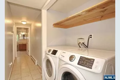 44 Chamberlain Avenue 2nd Floor #2nd Floor, Elmwood Park, NJ 07407 - Photo 17