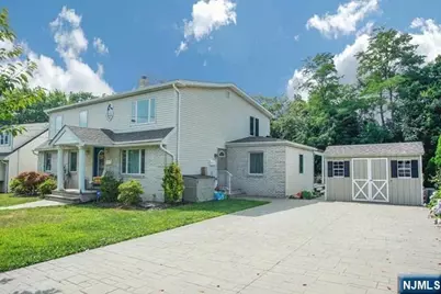 44 Chamberlain Avenue 2nd Floor #2nd Floor, Elmwood Park, NJ 07407 - Photo 1