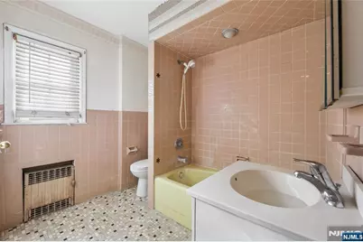 136 Gray Street, Bogota, NJ 07603 - Photo 23