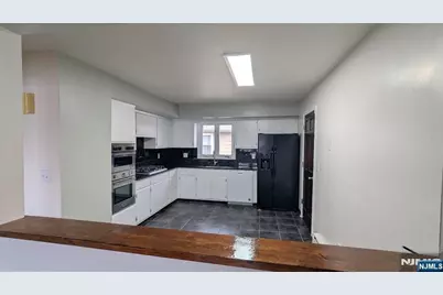 95 Stefanic Avenue, Elmwood Park, NJ 07407 - Photo 7