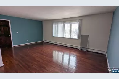 95 Stefanic Avenue, Elmwood Park, NJ 07407 - Photo 5