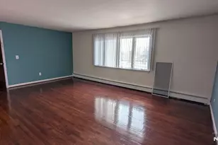 95 Stefanic Ave, Elmwood Park, NJ 07407 - Photo 5