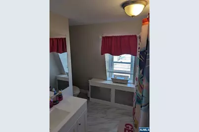 321 Washington Avenue, Dumont, NJ 07628 - Photo 7