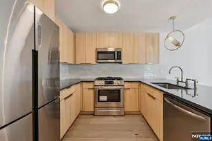 348 Baldwin Ave 209, Jersey City, NJ 07306 - Photo 1