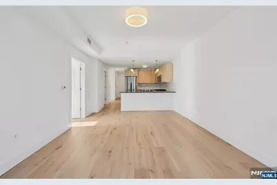 348 Baldwin Avenue 209 #209, Jersey City, NJ 07306 - Photo 3