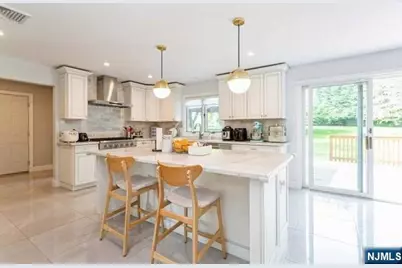 18 Cedar Court, Closter, NJ 07624 - Photo 9