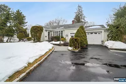 199 Honeysuckle Drive, Washington Township, NJ 07676 - Photo 3