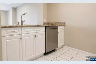 100 Old Palisade Road 1813 #1813, Fort Lee, NJ 07024 - Photo 5
