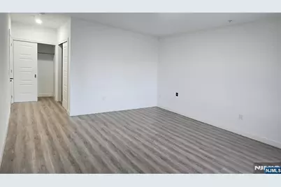 211 Baldwin Avenue 403 #403, Jersey City, NJ 07306 - Photo 23