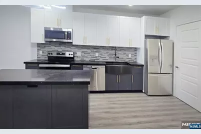 211 Baldwin Avenue 403 #403, Jersey City, NJ 07306 - Photo 25