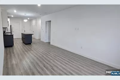 211 Baldwin Avenue 403 #403, Jersey City, NJ 07306 - Photo 27