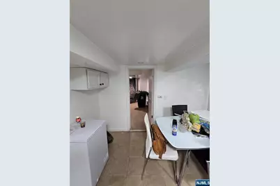 111 Ridgewood Avenue, Newark, NJ 07108 - Photo 7