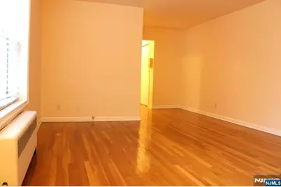 2320 Linwood Avenue 1F #1F, Fort Lee, NJ 07024 - Photo 5