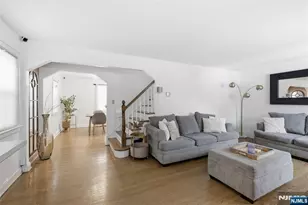 86 Knapp Pl, Englewood, NJ 07631 - Photo 9