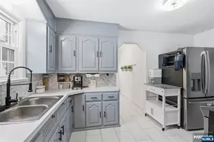 86 Knapp Pl, Englewood, NJ 07631 - Photo 13