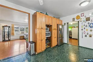 300 Spring Valley Rd, Paramus, NJ 07652 - Photo 17