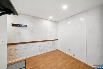 50 Glenwood Avenue 702 #702, Jersey City, NJ 07306 - Photo 5