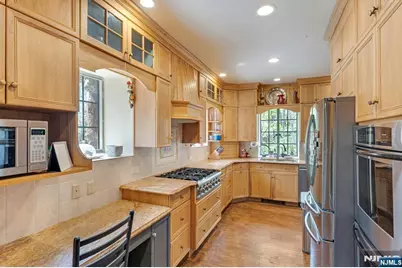 17 Hillside Avenue, Upper Saddle River, NJ 07458 - Photo 9