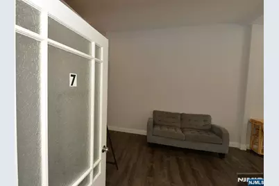 190 Rock 4 #4, Glen Rock, NJ 07452 - Photo 3