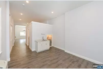 190 Rock 4 #4, Glen Rock, NJ 07452 - Photo 9