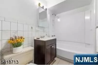 250 Clendenny Avenue 4 #4, Jersey City, NJ 07304 - Photo 9