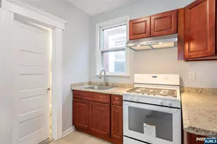 51 Maple St, Garfield, NJ 07026 - Photo 7