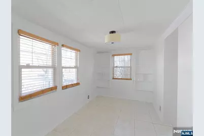 365 Rockledge Place, Teaneck Township, NJ 07666 - Photo 9