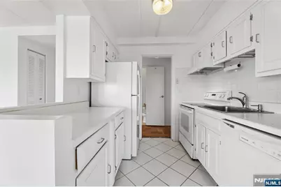 1600 Center Avenue 12F #12F, Fort Lee, NJ 07024 - Photo 5