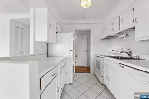 1600 Center Ave 12F, Fort Lee, NJ 07024 - Photo 5